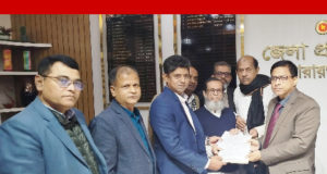 নারায়ণগঞ্জ-৫ আসনের বিএনপির প্রার্থী কালামের মনোনয়নপত্র দাখিল