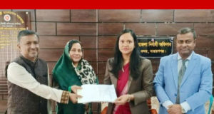 নারায়ণগঞ্জ-৫ আসনের স্বতন্ত্র প্রার্থী মাকসুদ হোসেনের মনোনয়নপত্র দাখিল