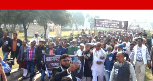 রাজনীতিতে নিজের কঠিন সময়েও অস্তিত্বের জানানি দিলেন তৈমূর!