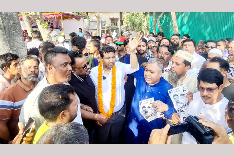 আড়াইহাজারে ধানের শীষের প্রার্থী আজাদের পক্ষে প্রচারণায় আনিসুল ইসলাম সানি