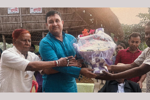 মোগরাপাড়ায় মন্দিরে বিশুদ্ধ খাবার পানির ব্যবস্থা করলেন আশরাফ উদ্দিন