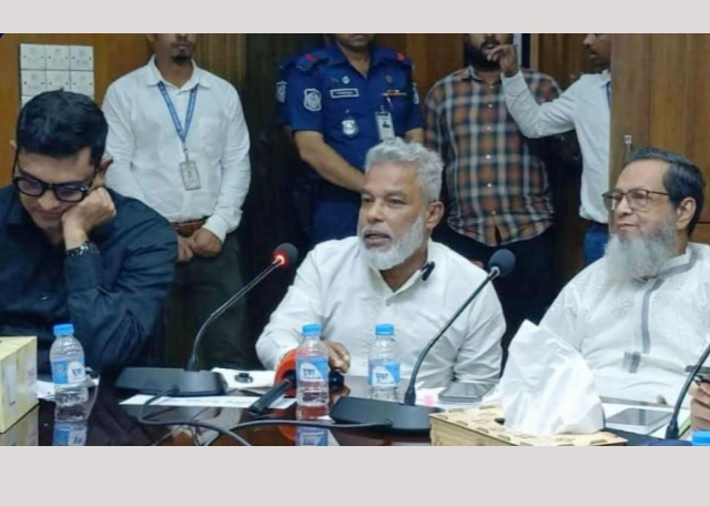 তিতাসের ঘুষখোর দুর্নীতিবাজ কর্মকর্তা কর্মচারীদের পিটাইবেন: এমপি মান্নান
