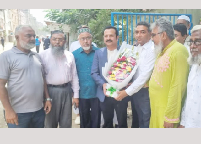 নারায়ণগঞ্জে পরিদর্শনে বিসিক চেয়ারম্যান বেনজীর আহমেদ টিটো